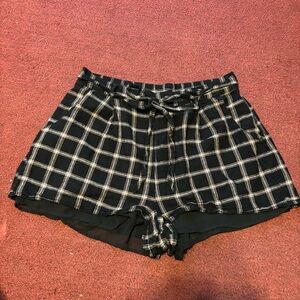 American Eagle plaid high waisted shorts L